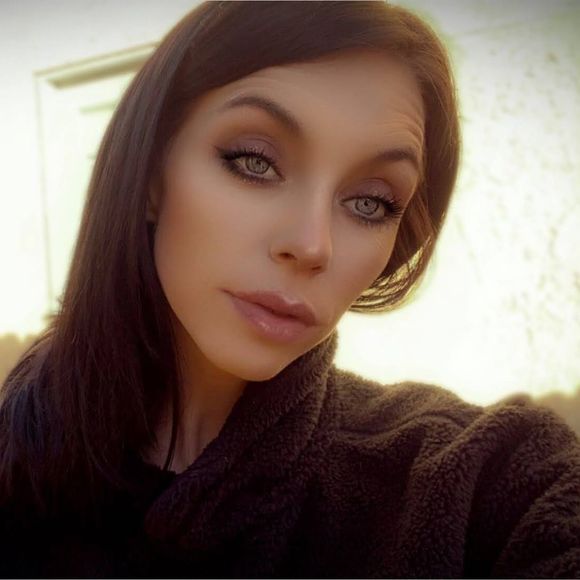 Meet your Posher, Emma - Picture 1 of 1